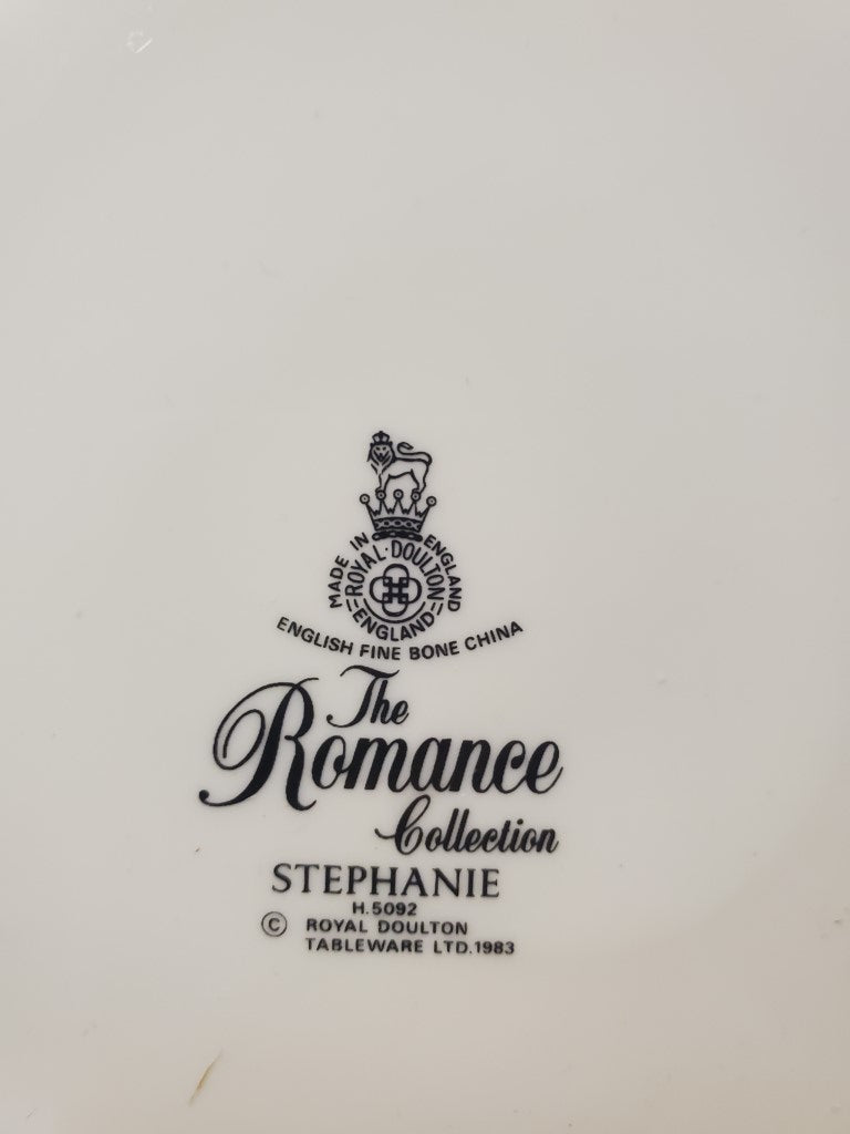 Set of 2 Royal Doulton Stephanie Dinner Plates