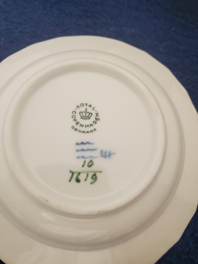 Set of 4 Royal Copenhagen Blue Flowers Curved Rim Fruit Dessert Sauce Bowls 1619