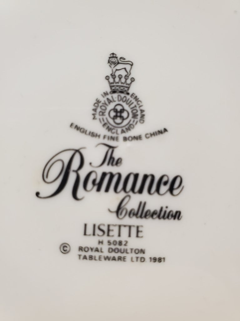 Set of 4 Royal Doulton Lisette Dinner Plates LK