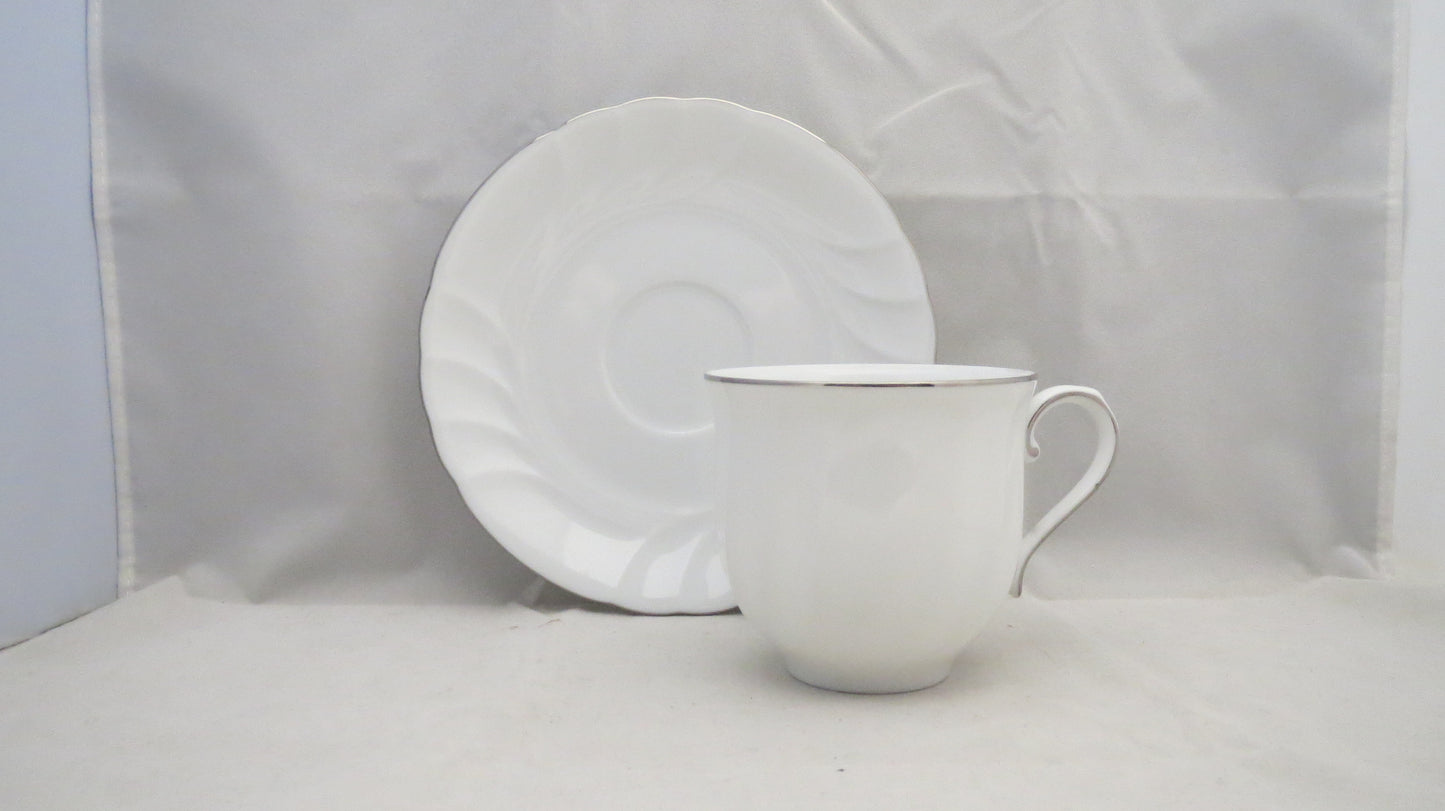 Set of 4 Mikasa Wedding Band Platinum Flat Cup & Saucer Sets