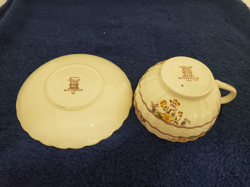Spode Buttercup Set of 7 Cup & Saucer Sets