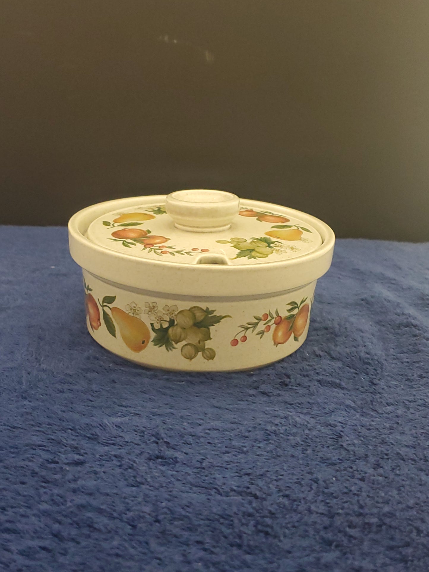 Wedgwood Quince Sugar Bowl with Lid (Notched)