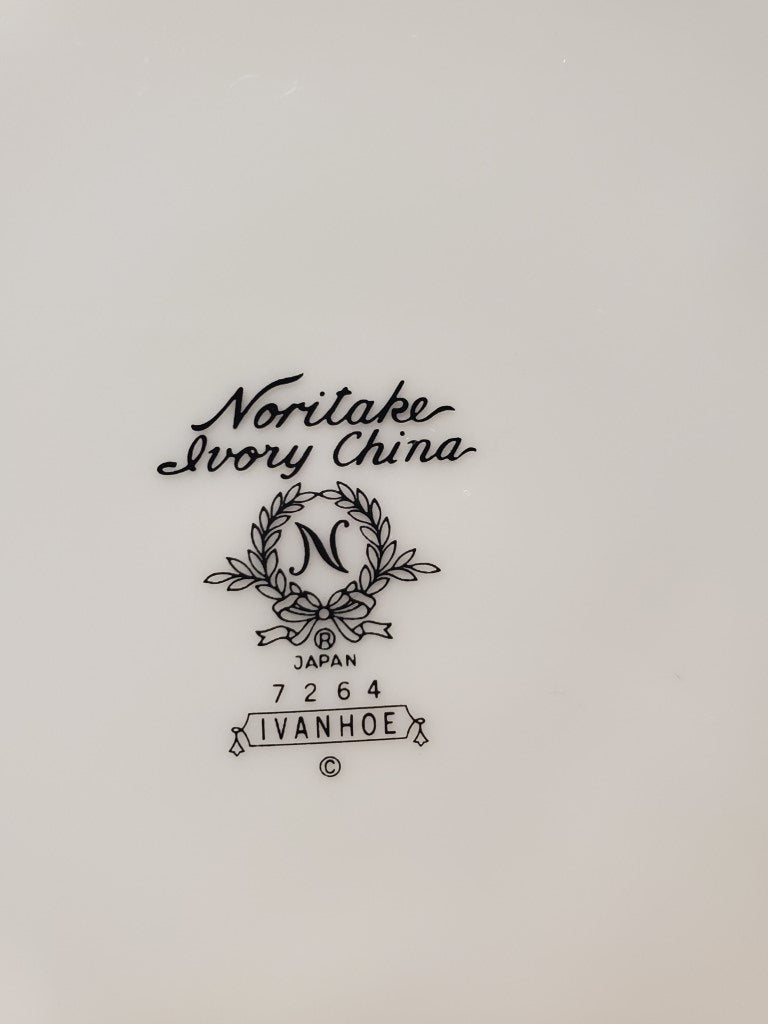 Set of 4 Noritake Ivanhoe Dinner Plates LK