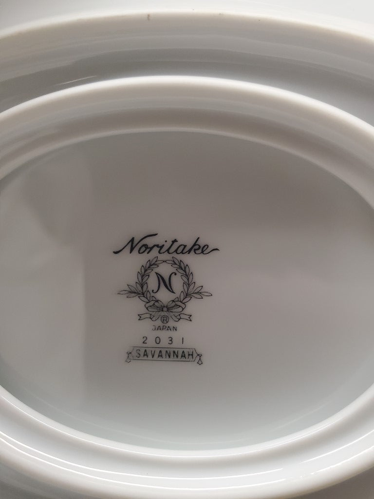 Noritake Savannah Gravy Boat with Attached Underplate LK