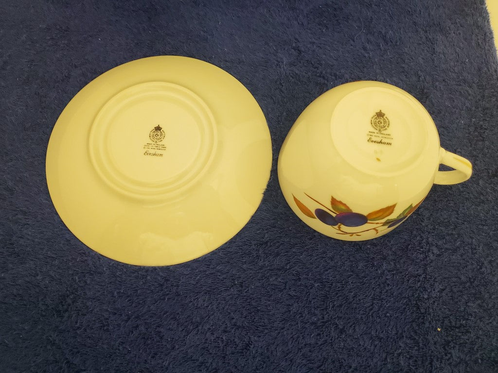 Set of 7 Royal Worcester Evesham Gold (Porcelain) Flat Cup & Saucer Sets