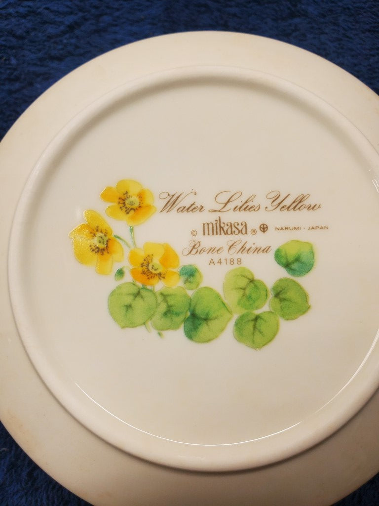 Set of 8 Mikasa Water Lillies Yellow Fruit Bowls LK