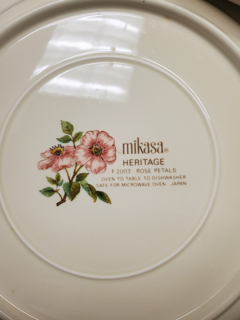 Set of 5 Mikasa Rose Petals Dinner Plates LK