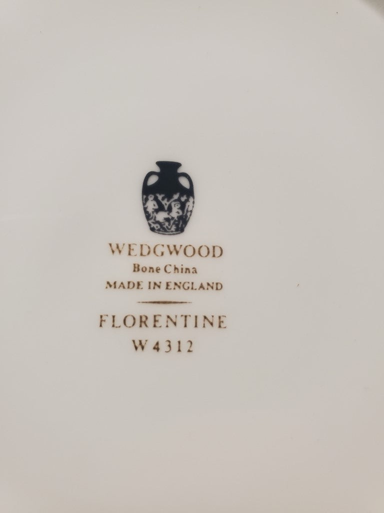 Set of 4 Wedgwood Florentine Black Bread & Butter Plates LK