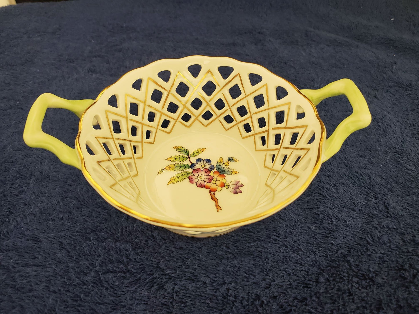 Herend Queen Victoria (VBO) Open Weave Basket (7413)