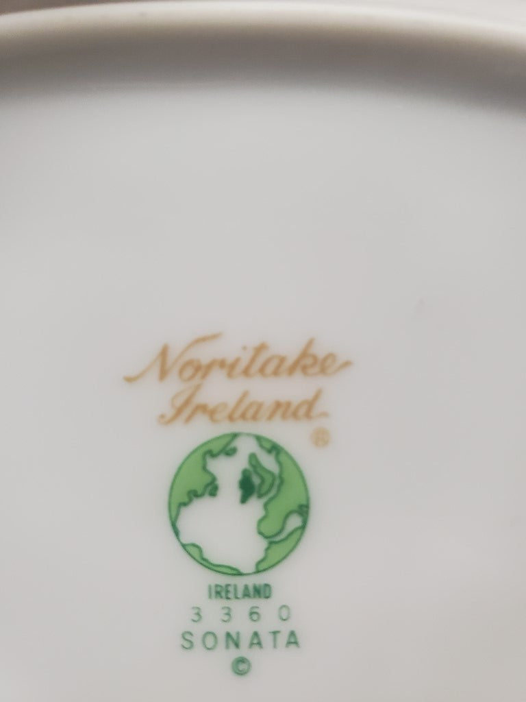 Noritake Sonata Gravy Boat and Underplate LK