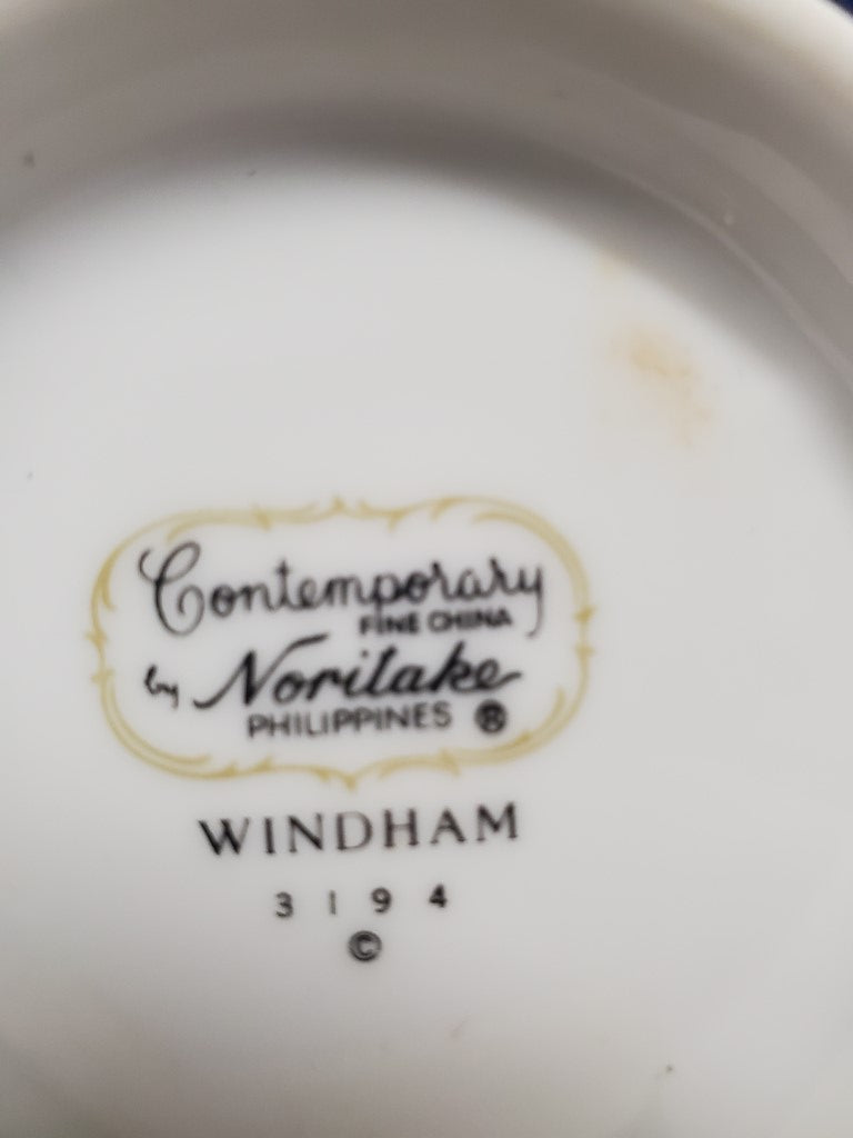 Noritake Windham Creamer & Sugar Bowl with Lid LK