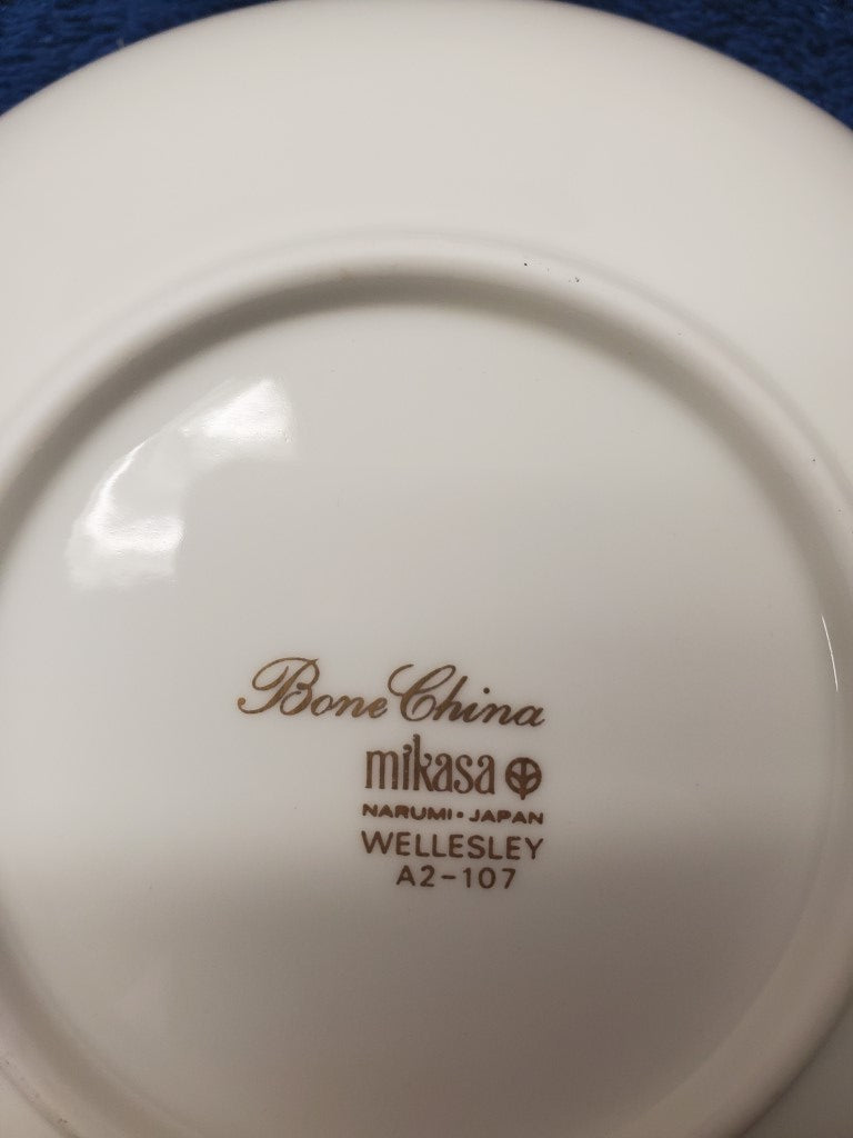 Set of 5 Mikasa Wellesley Fruit Bowls LK