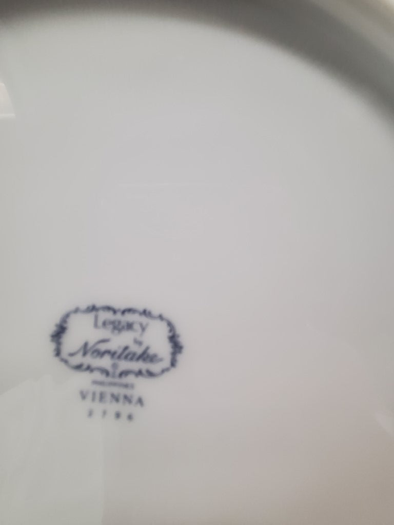 Set of 5 Noritake Vienna Dinner Plates LK