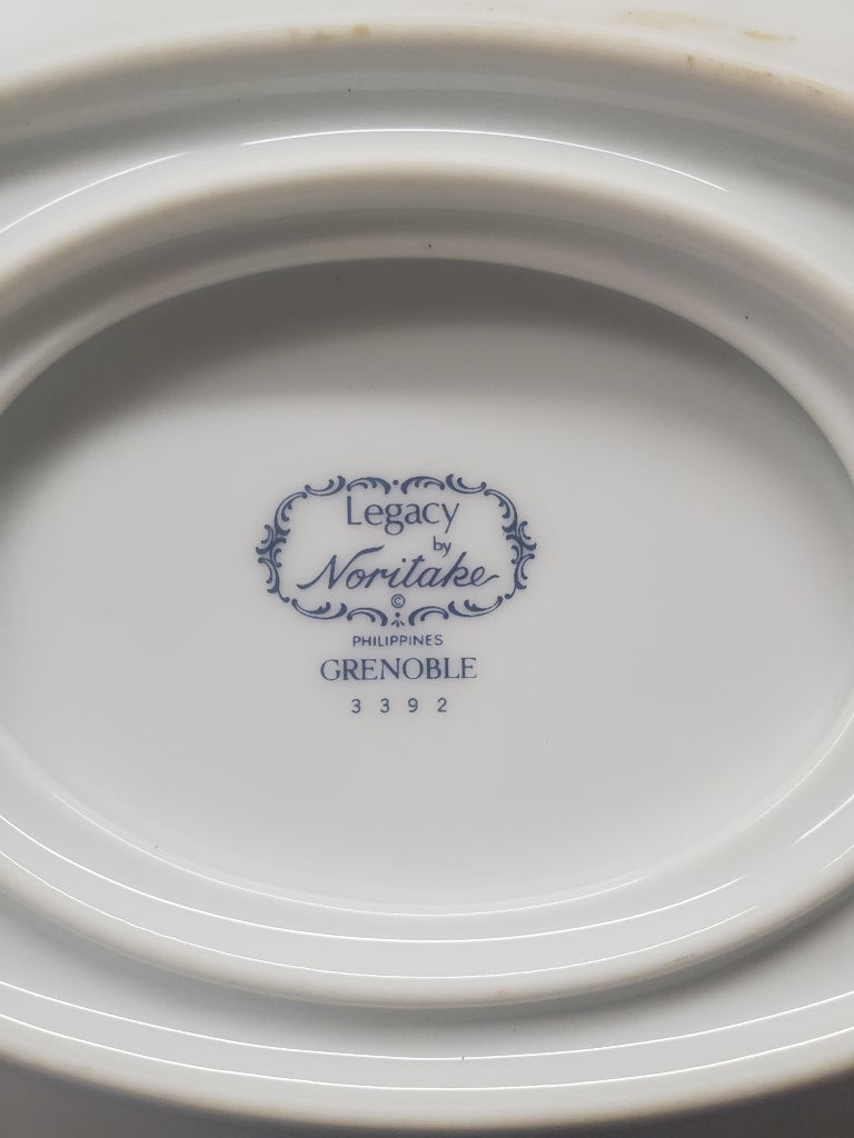 Noritake Grenoble Gravy Boat with Attached Underplate LK