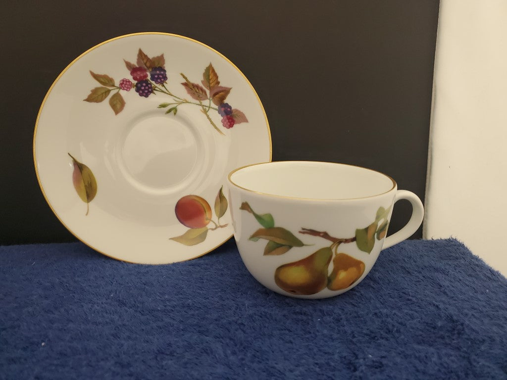 Set of 7 Royal Worcester Evesham Gold (Porcelain) Flat Cup & Saucer Sets