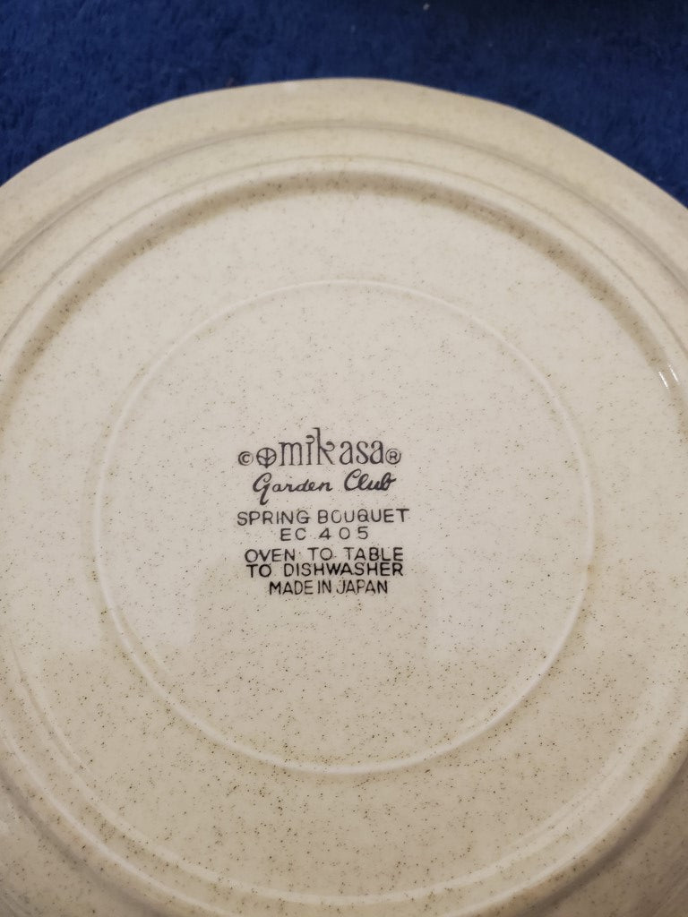Set of 4 Mikasa Spring Bouquet Salad Plates