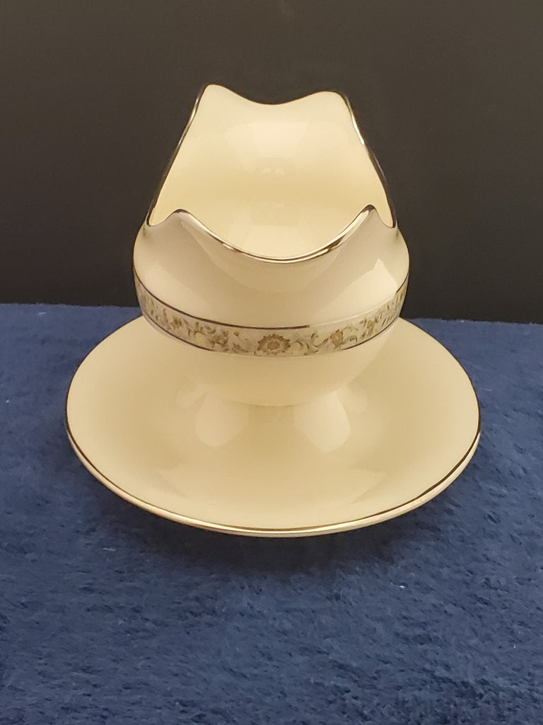 Lenox Springdale Gravy Boat with Attached Underplate