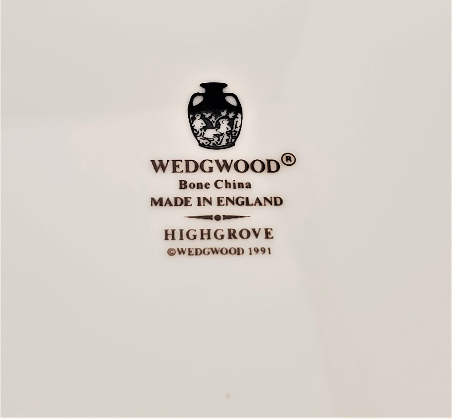 Wedgwood Highgrove Covered Vegetable Bowl