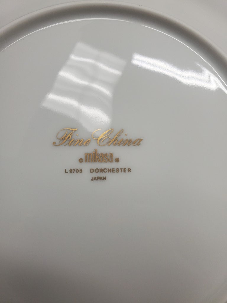 Set of 4 Mikasa Dorchester Dinner Plates LK