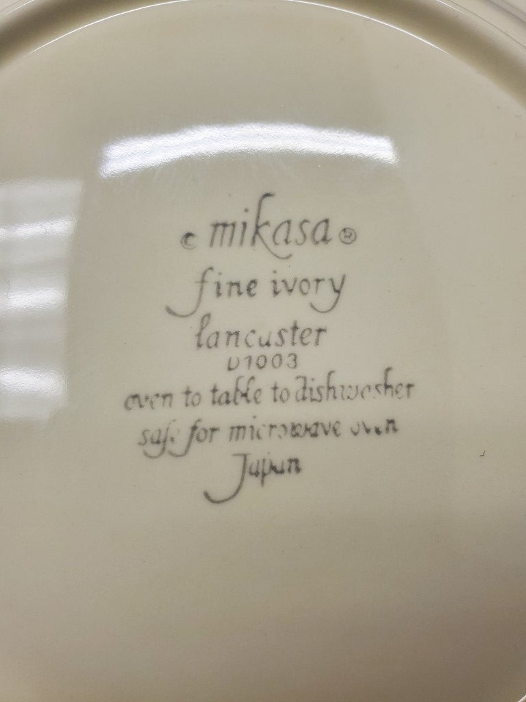 Mikasa Lancaster Creamer and Sugar Bowl with Lid