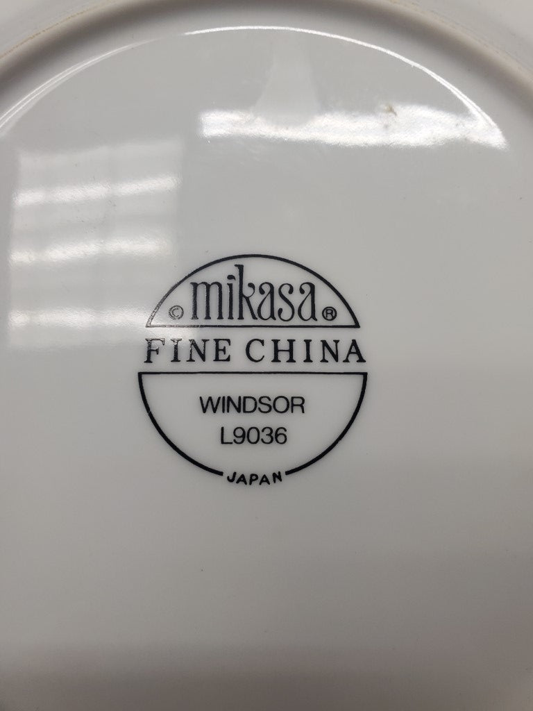 Set of 3 Mikasa Windsor Dinner Plates