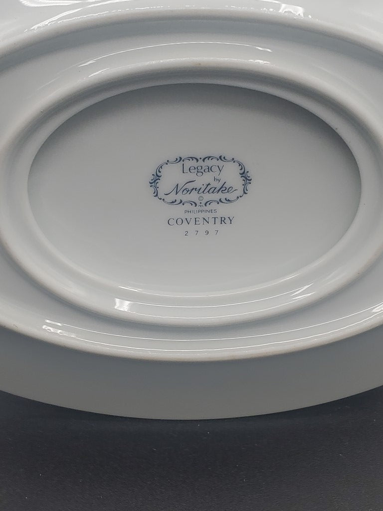 Noritake Coventry Gravy Boat with Attached Underplate LK