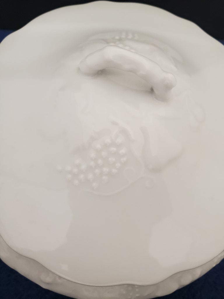 Phillipe Deshoulieres California (Blanc De Blanc) Covered Vegetable Bowl