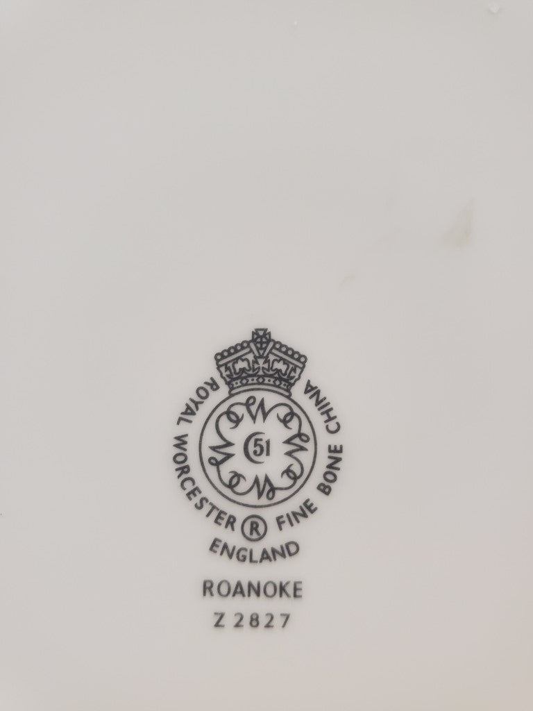 Royal Worcester Roanoke Dinner Plate LK