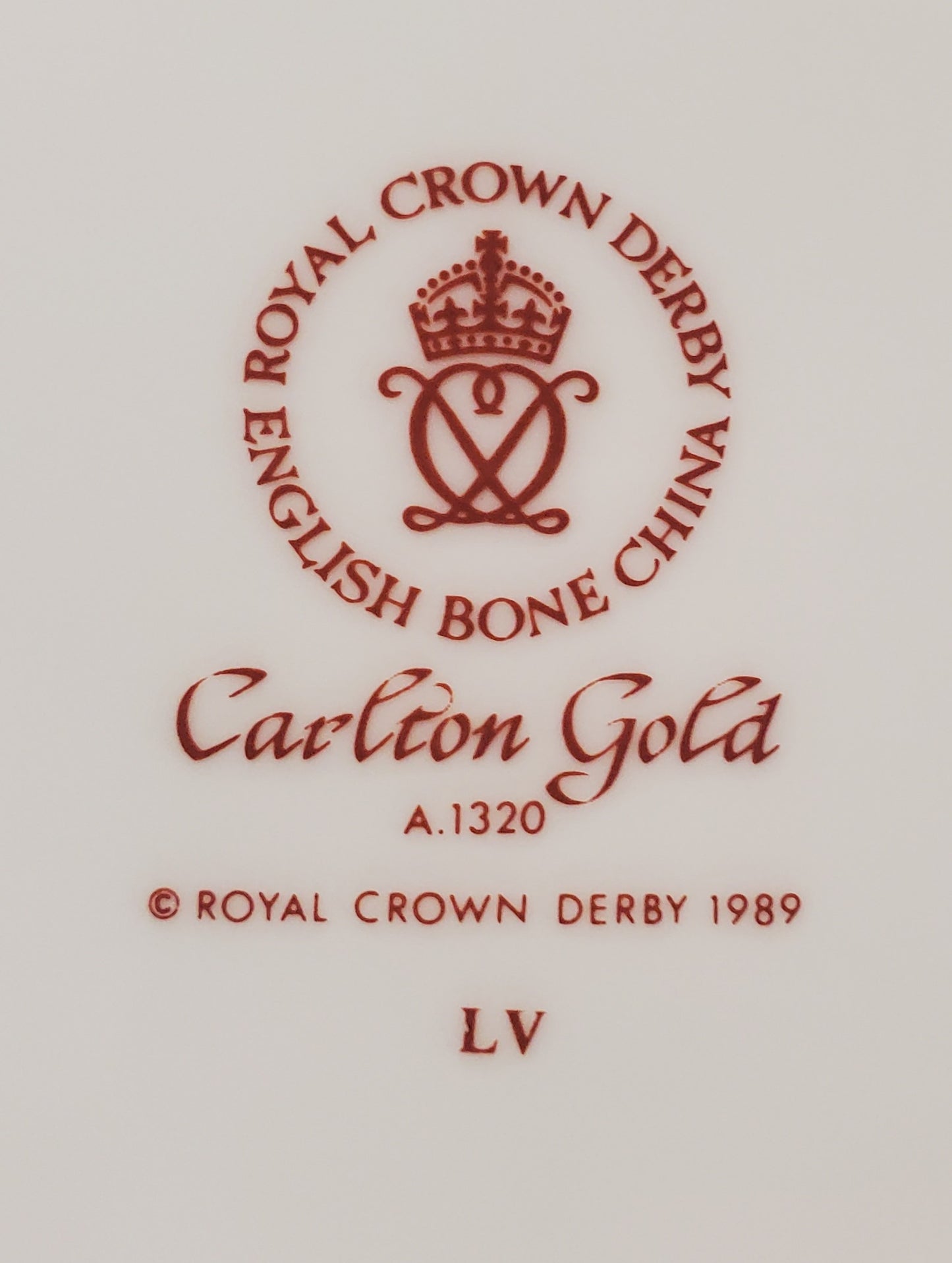 Set of 4 Royal Crown Derby Carlton Gold Cup & Saucer Sets