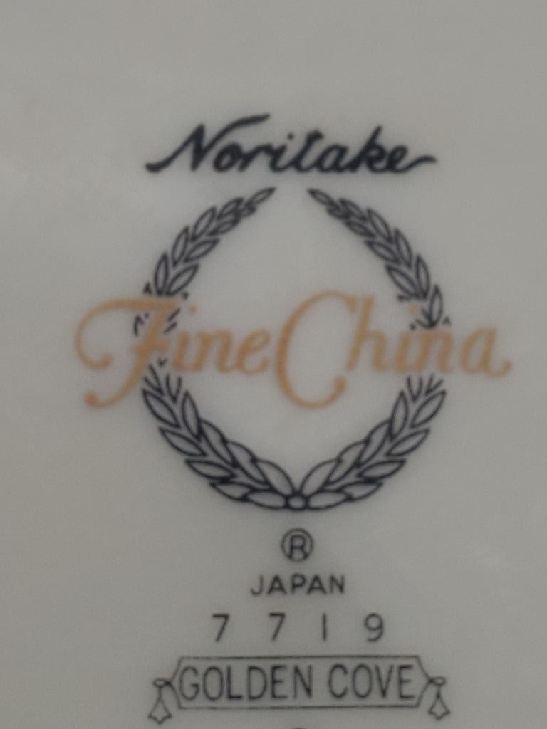 Set of 2 Noritake Golden Cove Holiday Accent Plates LK