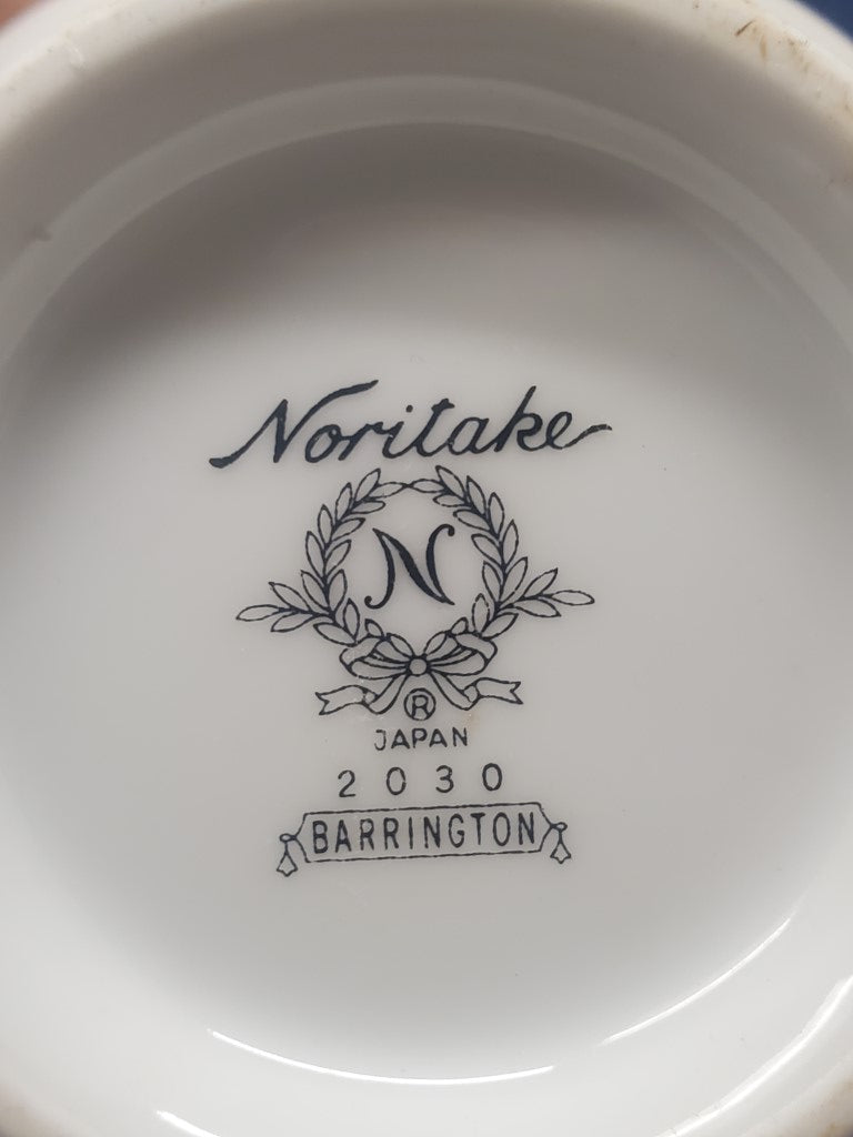 Noritake Barrington Creamer & Sugar Bowl with Lid LK