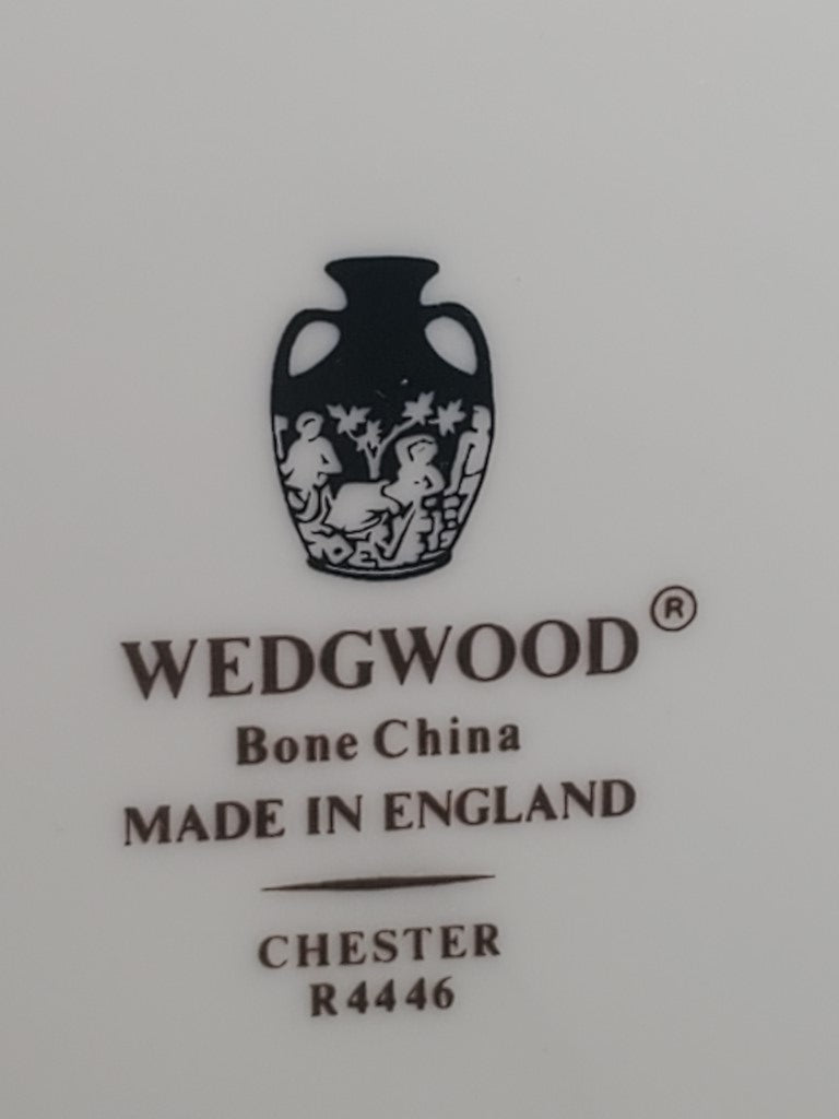 Set of 8 Wedgwood Chester Dinner Plates LK