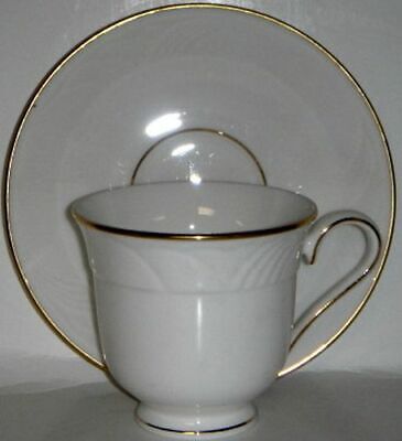 Set of 2 Lenox Snowdrift Gold Cup & Saucers