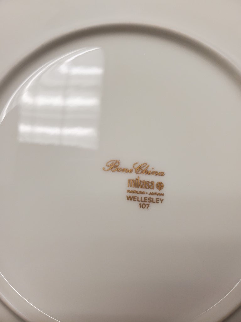 Set of 4 Mikasa Wellesley Salad Plates LK