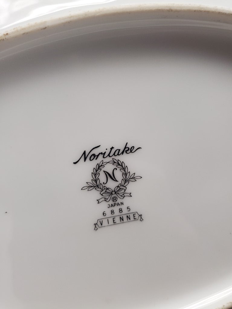 Noritake Vienne 9" Oval Vegetable Bowl LK