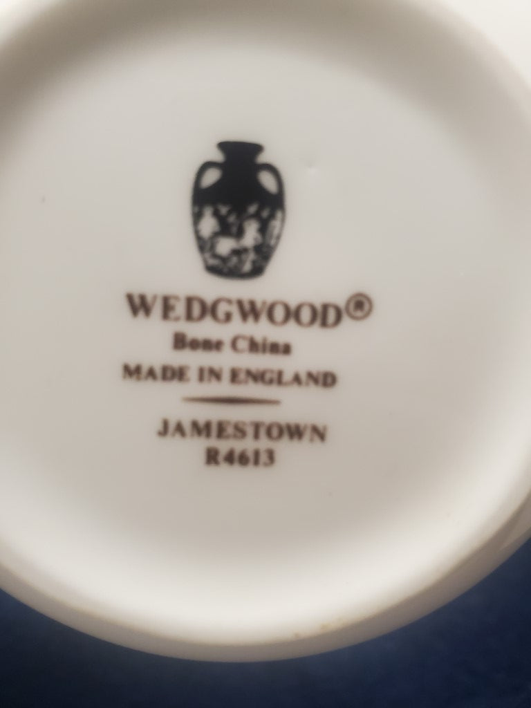 Wedgwood Jamestown Creamer & Sugar Bowl with Lid LK