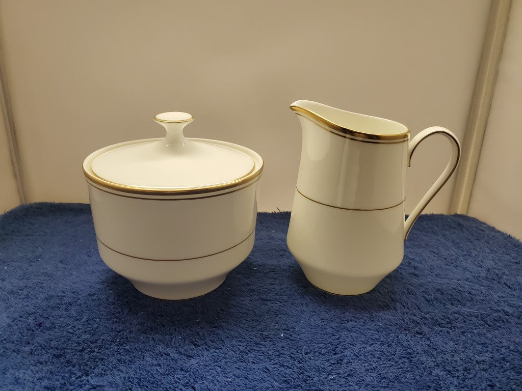 Narumi Wheaton Creamer & Sugar Bowl with Lid