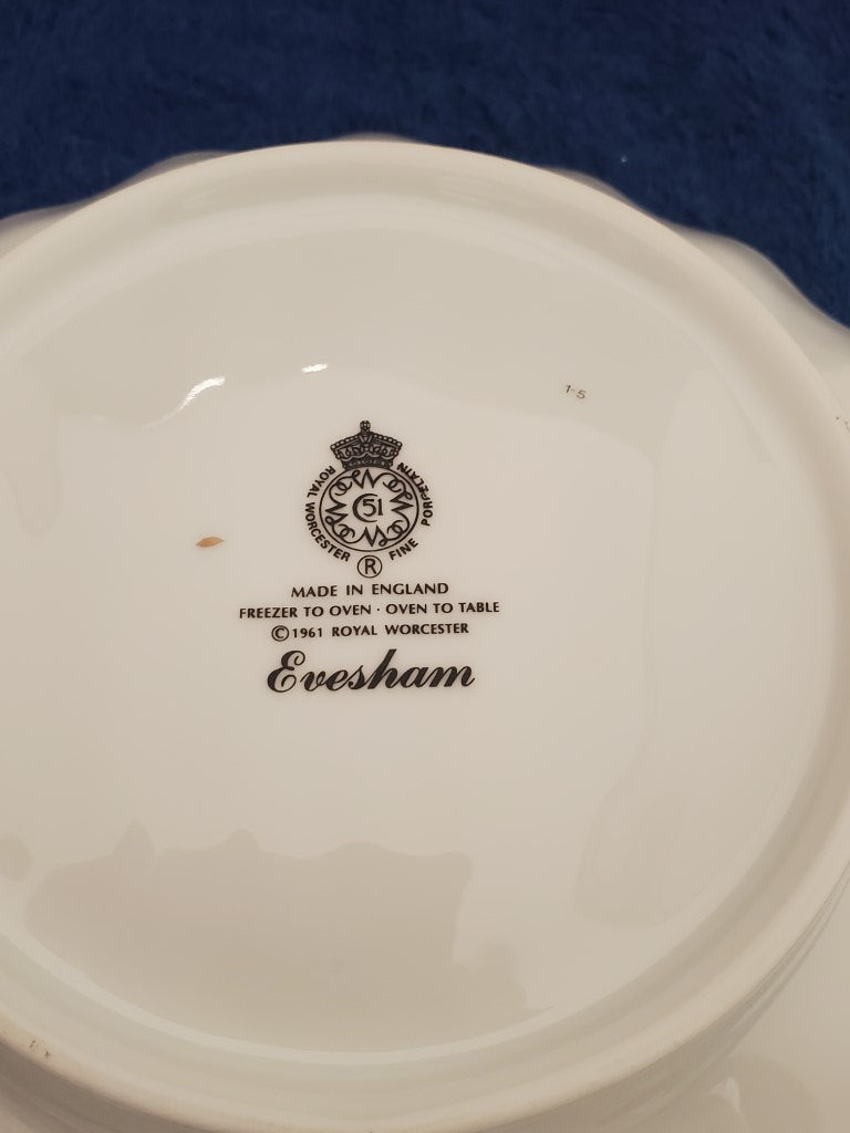 Royal Worcester Evesham Gold 9" Shell Shaped Dish