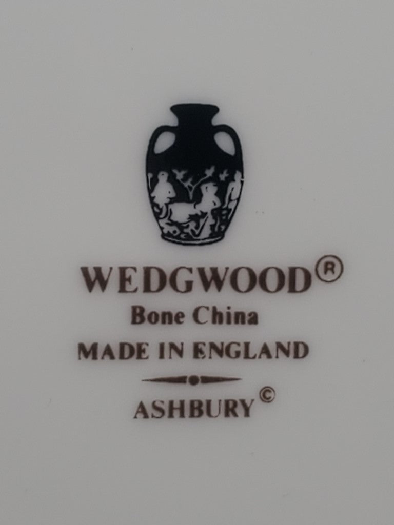 Set of 5 Wedgwood Ashbury Dinner Plates