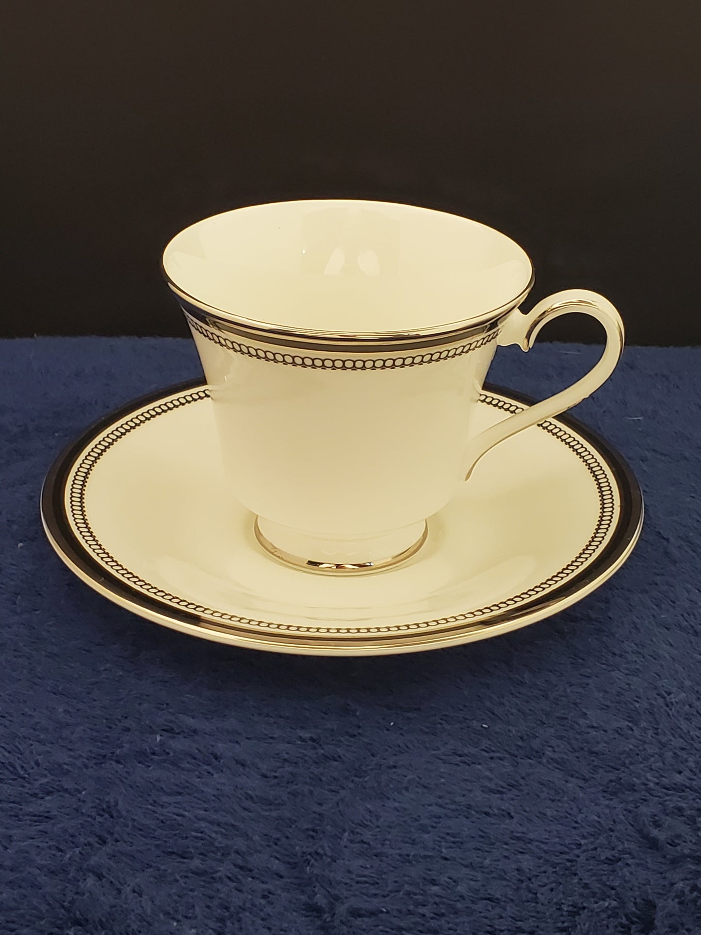 Set of 6 Royal Doulton Sarabande Cup & Saucer Sets