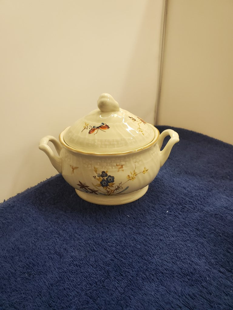 Mikasa Shangri-La Creamer & Sugar Bowl with Lid