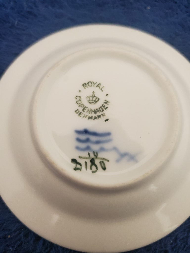 Royal Copenhagen Blue Flowers (Braided) Butter Pat (8180)