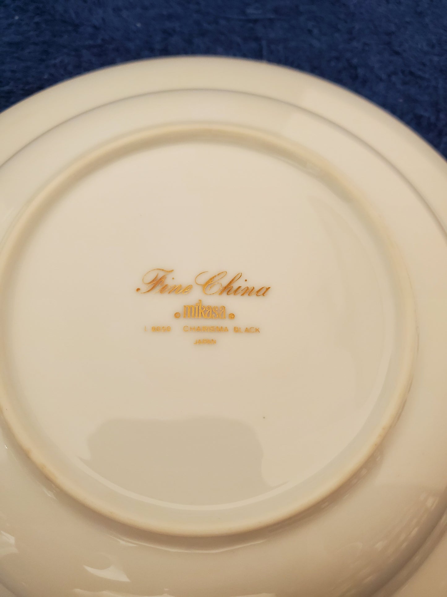 Mikasa Charisma Black Round Vegetable Bowl LK