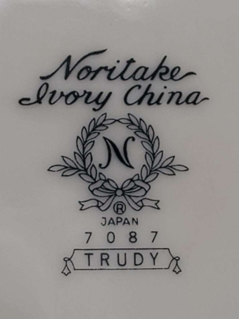 Set of 3 Noritake Trudy Dinner Plates LK