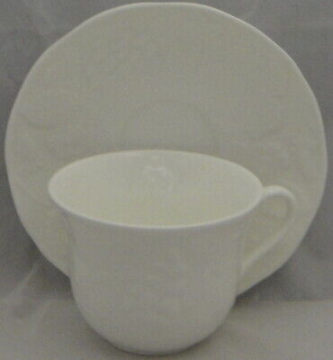 Set of 2 Wedgwood Strawberry & Vine Cup and Saucers