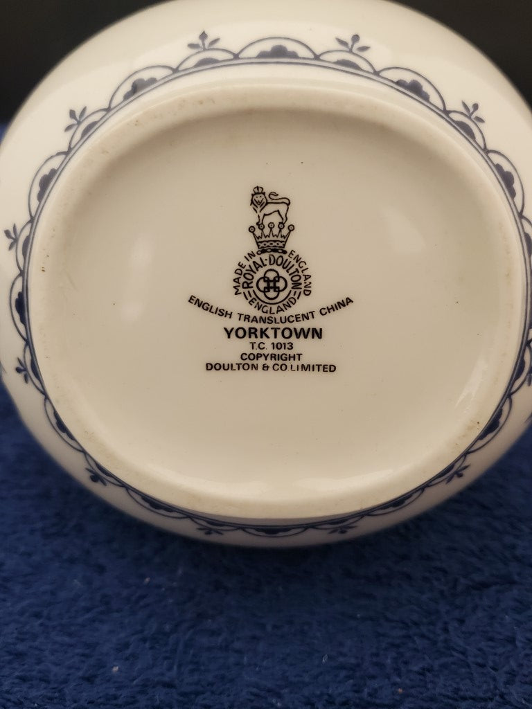 Royal Doulton Yorktown Sugar Bowl & Lid LK
