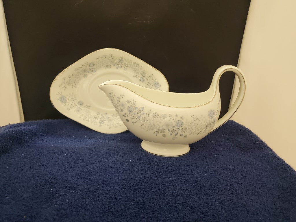 Wedgwood Belle Fleur Gravy Boat & Underplate LK