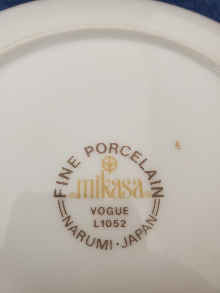 Set of 10 Mikasa Vogue Bread & Butter Plates LK