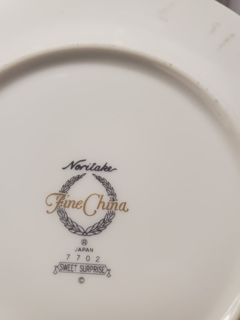 Set of 2 Noritake Sweet Surprise Bread & Butter Plates LK