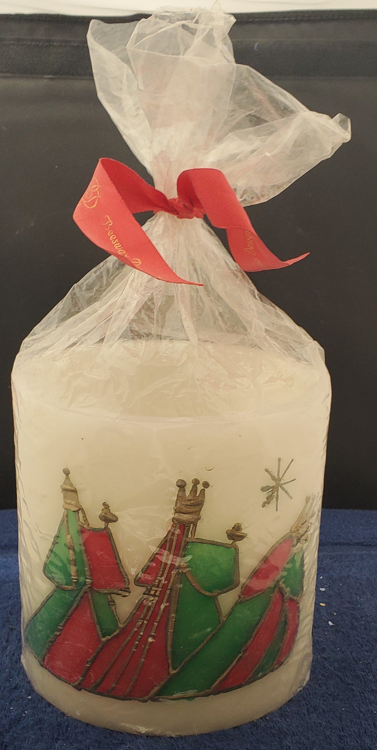 Beeswax Designs Red/Green Round Magi Hurricane Candle